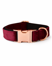 Samt-Hundehalsband-Set mit Leine & Fliege in Bordeaux – elegantes Velvet-Halsband mit Roségold-Details