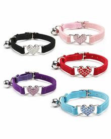 Glitzer-Herz Katzenhalsband mit Glöckchen – weich, verstellbar & bezaubernd