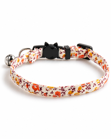 Floral Cat Collar with Bow – Adjustable Fabric Collar with Bell in Idyllic Blossom Design