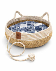 Summer rattan cat bed with scratching surface